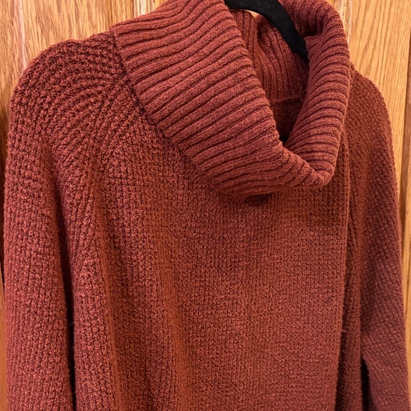 Old Navy Women's Rust Cowl Neck Sweater - Picture 3 of 10